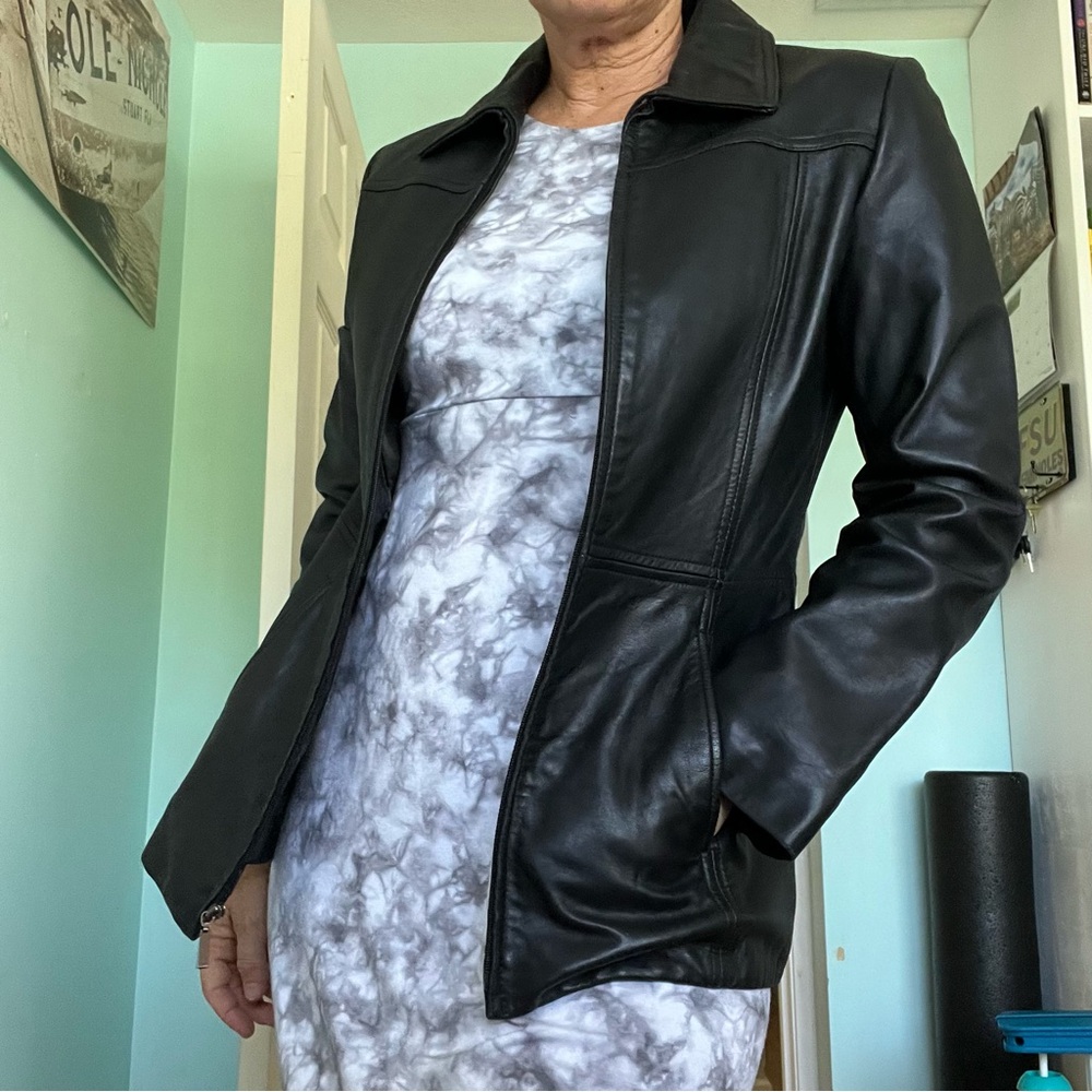 Vintage Nine West Black Leather Jacket for Women size small with zipper front - Picture 5 of 12